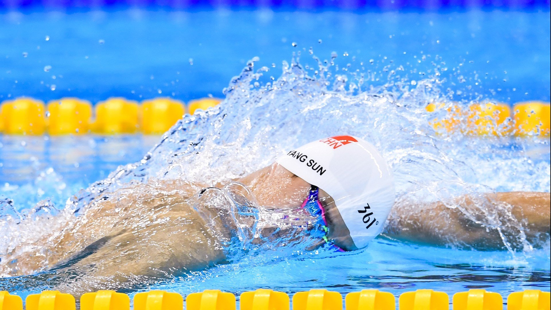 _雄鹿队全场挥洒汗水，迎难而上_，雄鹿队战术解析